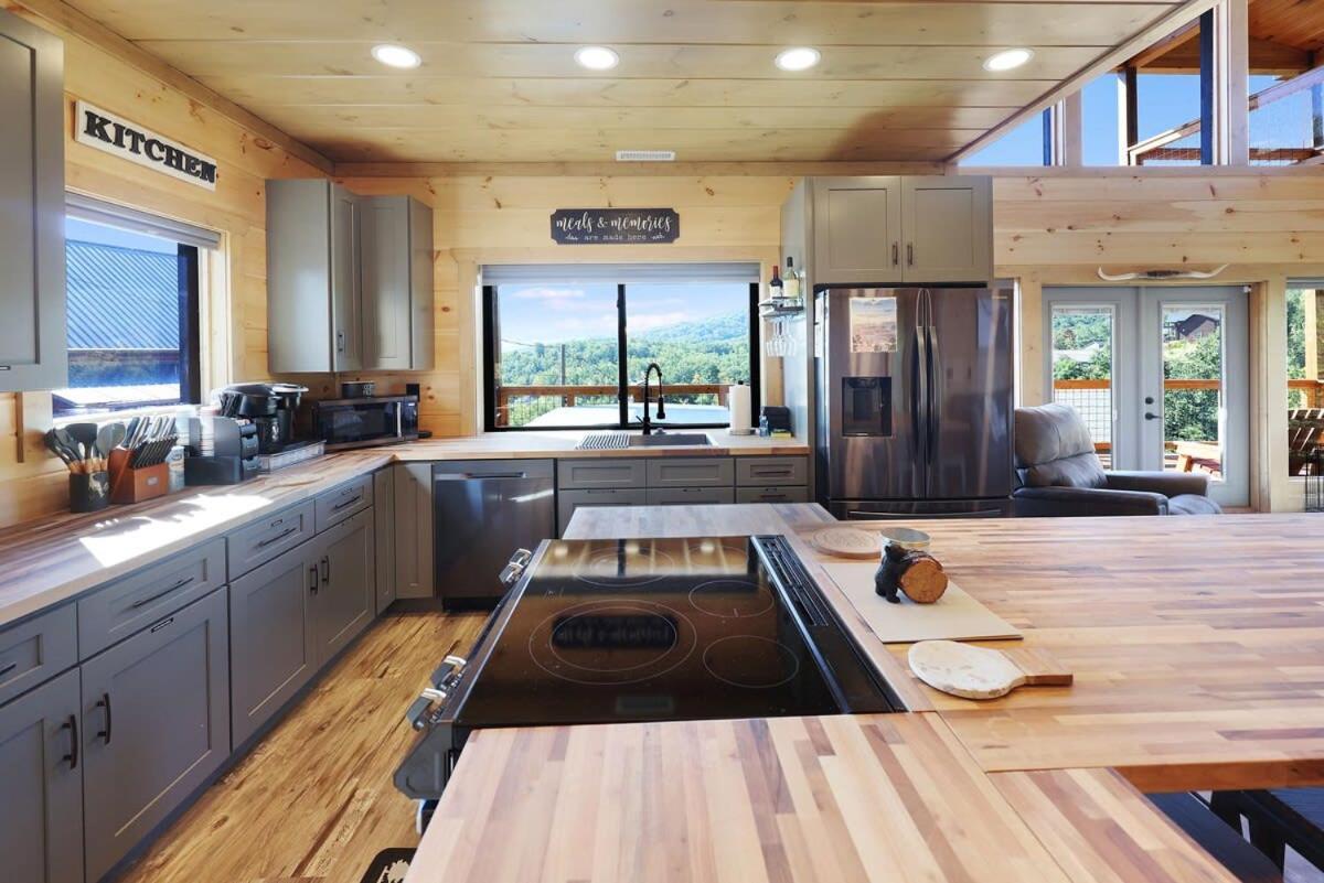 Big Bear Shack - Handicap Accessible & Dog Friendly Gatlinburg Exterior foto